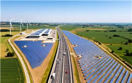 Trung Quốc mở rộng điện mặt trời trên đường cao tốc